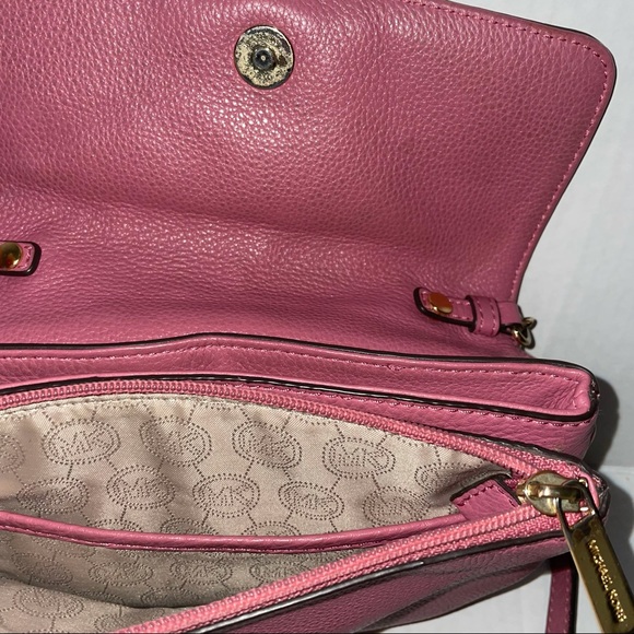 Michael Kors Bedford Pebbled Leather Crossbody Bag - Picture 5 of 8